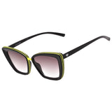 Óculos de Sol Atitude AT8026 A02 Preto e Verde Brilho/ Preto Degradê - Lente 5,6 cm